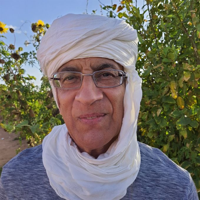 Intitulé : ETUDE COMPARATIVE DES SYSTEMES OASIENS DANS LES PAYS DU MAGHREB - Dr Mohamed Bouchentouf Ingénieur-Docteur en Agronomie. Docteur en Environnement et Développement Durable 
